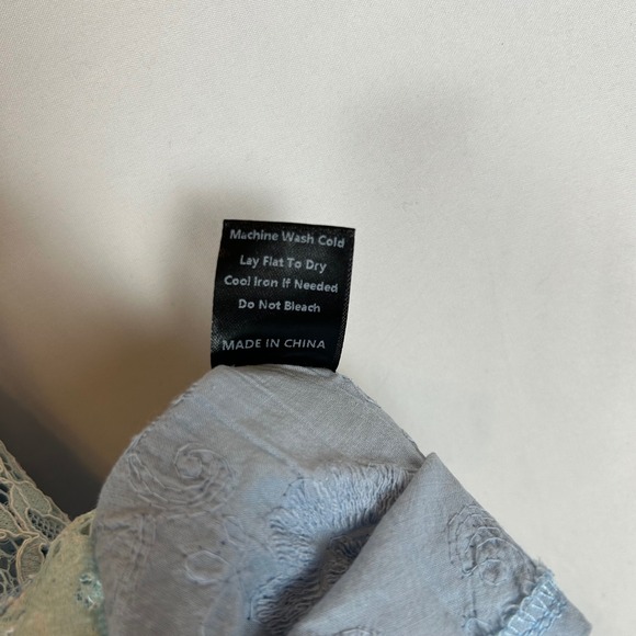 POL Blue Cream Lace Trim Sleeveless Mock Neck Peplum Top Womens Size M - Picture 5 of 11